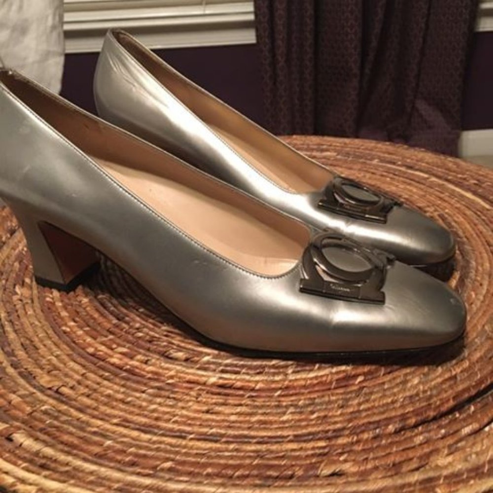 Salvatore Ferragamo Silver Leather Pump| US Size 9